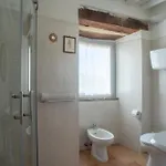 Buon Vento, L'albero Sbandieratore Cozy In Italy Gubbio