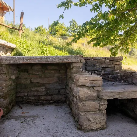 Buon Vento, L'albero Sbandieratore Cozy In Italy * Gubbio